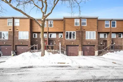 2057 ENA Lane, Cyrville - Carson Grove - Pineview, ON K1B 4P3
