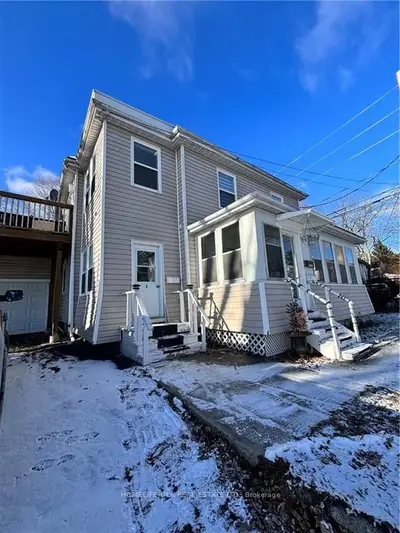 20 Thomas Street, Brockville, On K0e 5l1