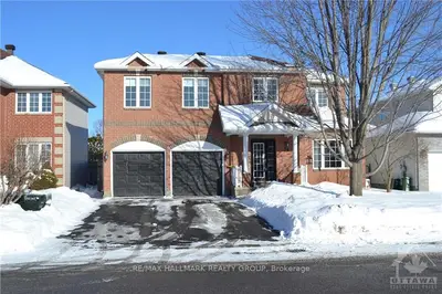 34 ALON Street, Stittsville - Munster - Richmond, ON K2S 1L2
