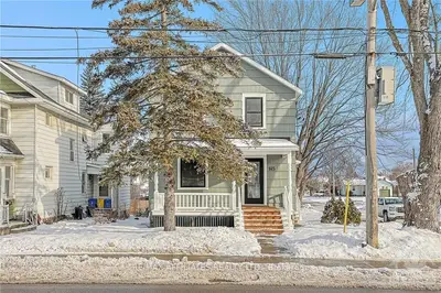 145 Brockville Street, Smiths Falls, On K7a 3y7