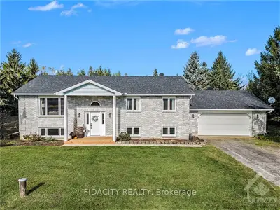 807 Kennedy Road, North Grenville, On K0g 1j0