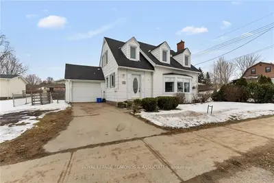 593 Mackay Street, Pembroke, On K8a 1g1