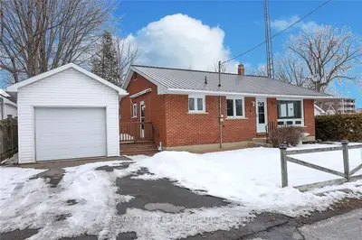 8 Gibson Lane, South Dundas, On K0c 1x0