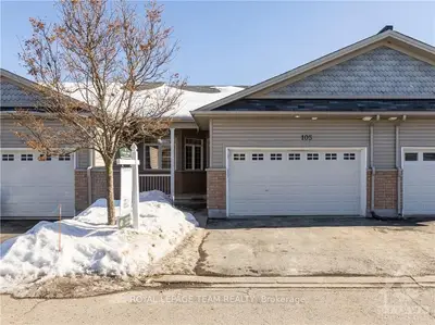 105 Villageview, Carp - Huntley Ward, On K0a 1l0