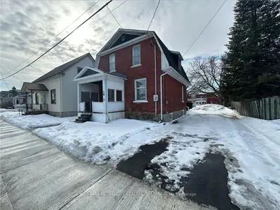 16 Lochiel Street S, Renfrew, On K7v 1w3