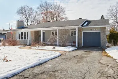 66 Ridgefield Crescent, Bells Corners And South To Fallowfield, On K2h 6s7