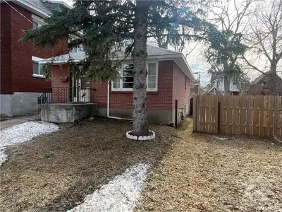 36 Caroline Avenue, Tunneys Pasture And Ottawa West, On K1y 0s7