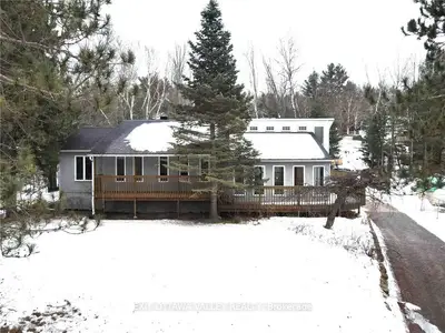 1318 Victoria Street, Petawawa, On K8h 2g1