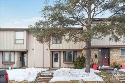 2205 Stonehenge Crescent, Cyrville - Carson Grove - Pineview, On K1b 4n7