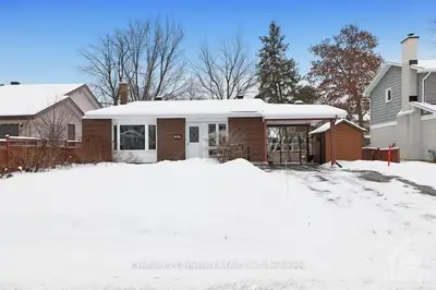 2020 WOODGLEN Crescent, Beacon Hill North - South and Area, ON K1J 6G4
