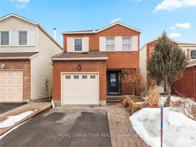 25 Manju Street, Hunt Club - South Keys And Area, On K1g 4t9
