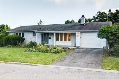 1972 MELDRUM Avenue, Beacon Hill North - South and Area, ON K1J 6H7