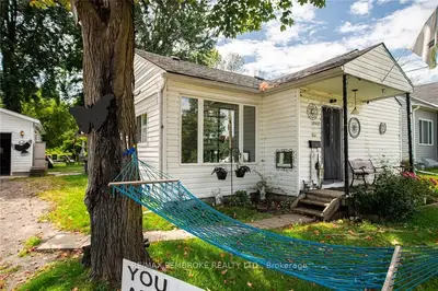 1002 Lea Street, Pembroke, On K8a 6h7