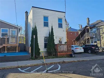 208-210 Ethel Street, Vanier And Kingsview Park, On K1l 5x2