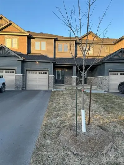 1018 Kijik Crescent, Blossom Park - Airport And Area, On K1x 0g9