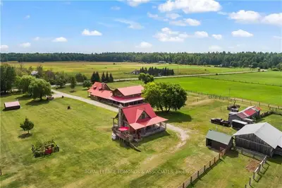 1073 Yakabuskie Road, Whitewater Region, On K0j 2l0