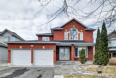 44 SAI Crescent, Hunt Club - South Keys and Area, ON K1G 5N8