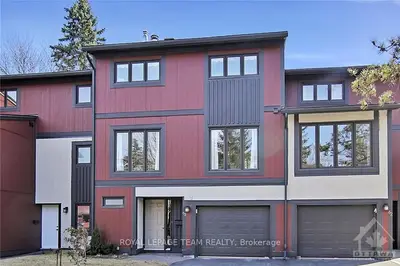 280 MCCLELLAN Road 63, South of Baseline to Knoxdale, ON K2H 8P8
