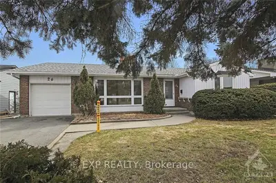 26 CREMONA Crescent, South of Baseline to Knoxdale, ON K2G 1A1