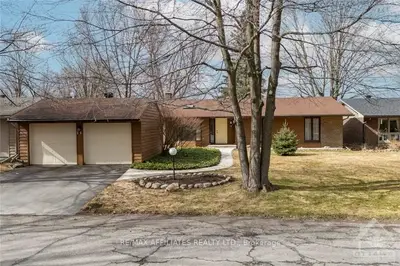 7 Riopelle Court, Kanata, On K2k 1j2