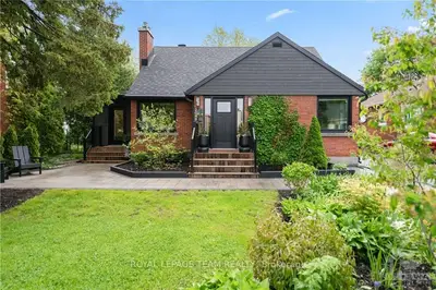 2046 Honeywell Avenue, Carlingwood - Westboro And Area, On K2a 0p8
