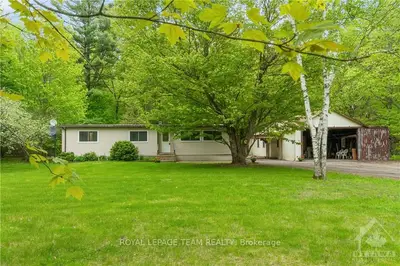 1400 Diamondview Road, Carp - Huntley Ward, On K0a 1l0