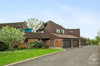 3494 Paul Anka Drive, Hunt Club - Windsor Park Village And Area, On K1v 9k6