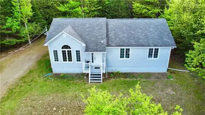 747 Forest Park Road, Laurentian Valley, On K8a 6w2