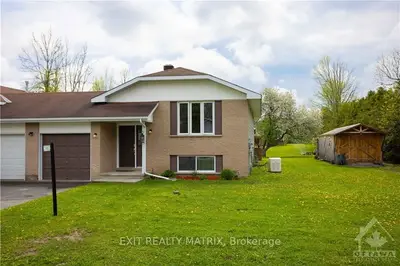 2560b Old Carriage Court, Greely - Metcalfe - Osgoode - Vernon And Area, On K0a 2p0