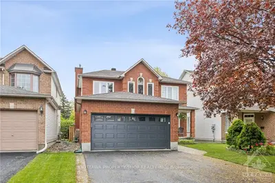 8 Forestglade Crescent, Hunt Club - South Keys And Area, On K1g 5x3