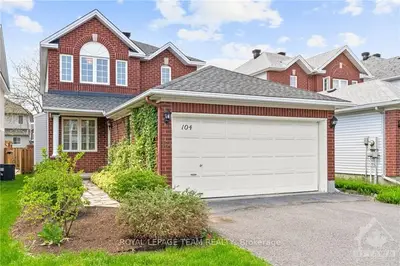 104 Bloomingdale Street, Carlington - Central Park, On K2c 4a4