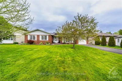 6737 Barsona Place, Orleans - Convent Glen And Area, On K1c 1j2