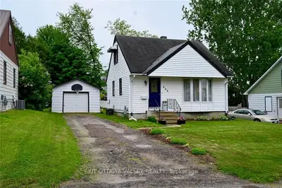426 Esther Street, Pembroke, On K8a 3e3