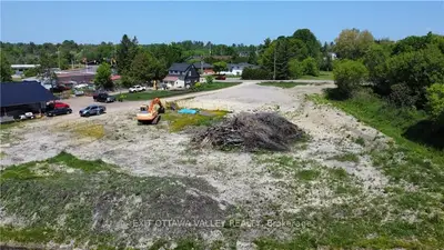 114 Town Line Road, Pembroke, On K8a 2g7