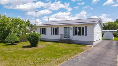 96 Paugh Lake Road, Madawaska Valley, On K0j 1b0