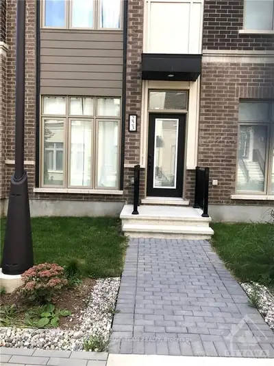 223 Makadewa, Manor Park - Cardinal Glen And Area, On K1k 4z9