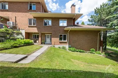 102 Stratas Court, Kanata, On K2l 3k7