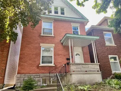 40 Spadina Avenue 1, West Centre Town, On K1y 2b6