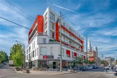 Condo Apartment in West Centre Town