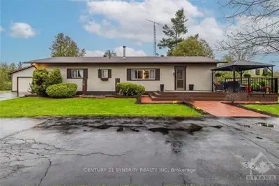 Detached in Beckwith