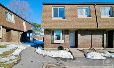 907 Elmsmere Road A, Beacon Hill North - South And Area, On K1j 8g4