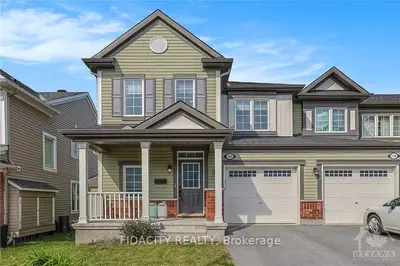 Att/Row/Townhouse in Stittsville - Munster - Richmond