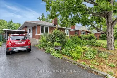 Detached in Carlingwood - Westboro and Area