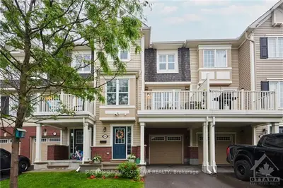 Att/Row/Townhouse in Kanata