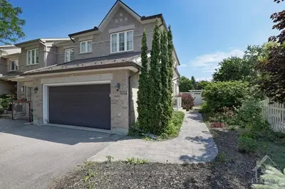 Att/Row/Townhouse in Blossom Park - Airport and Area