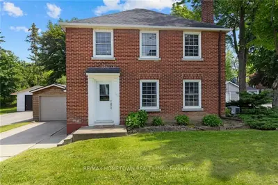 Detached in Brockville