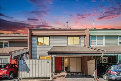 Att/Row/Townhouse in West Centre Town