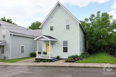Detached in Mississippi Mills