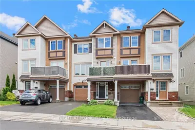 Att/Row/Townhouse in Kanata
