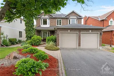 Detached in Hunt Club - South Keys and Area